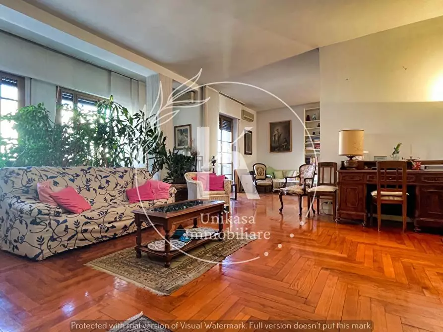 Immagine 2 di Pentalocale in vendita  in Piazza Guglielmo Marconi a Savona