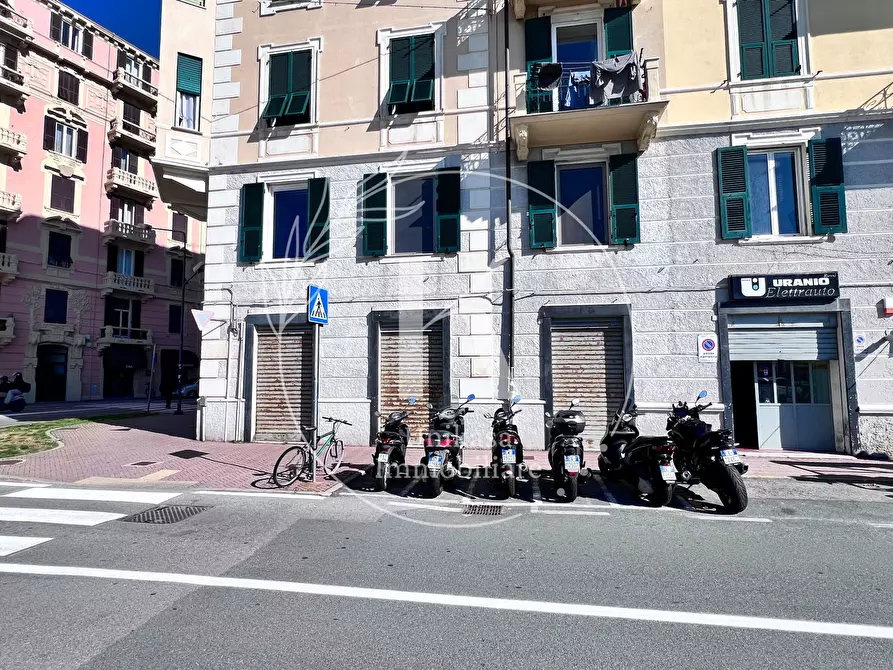 Immagine 3 di Locale commerciale in vendita  in Corso Vittorio Veneto a Savona