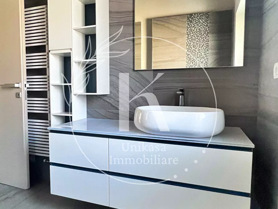 Immagine 32 di Pentalocale in vendita  in Via XX Settembre 21 a Savona