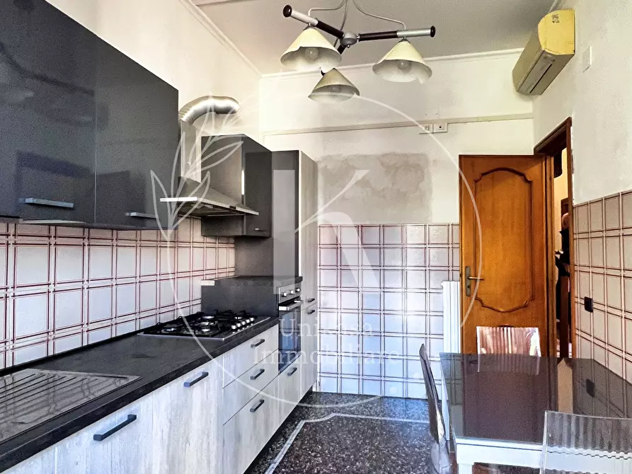 Immagine 39 di Pentalocale in vendita  in Via Santorre di Santarosa a Savona