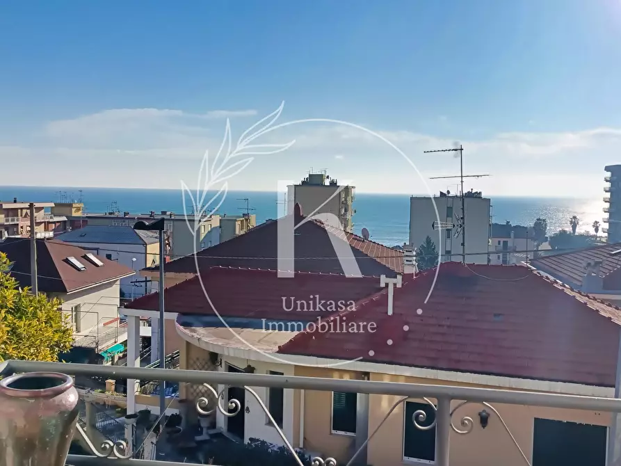 Immagine 27 di Villa in vendita  in Via Bellavista 12 a Savona