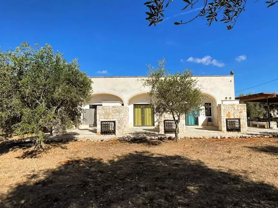Immagine 25 di Villa in vendita  in Contrada Sorbole snc a Ostuni