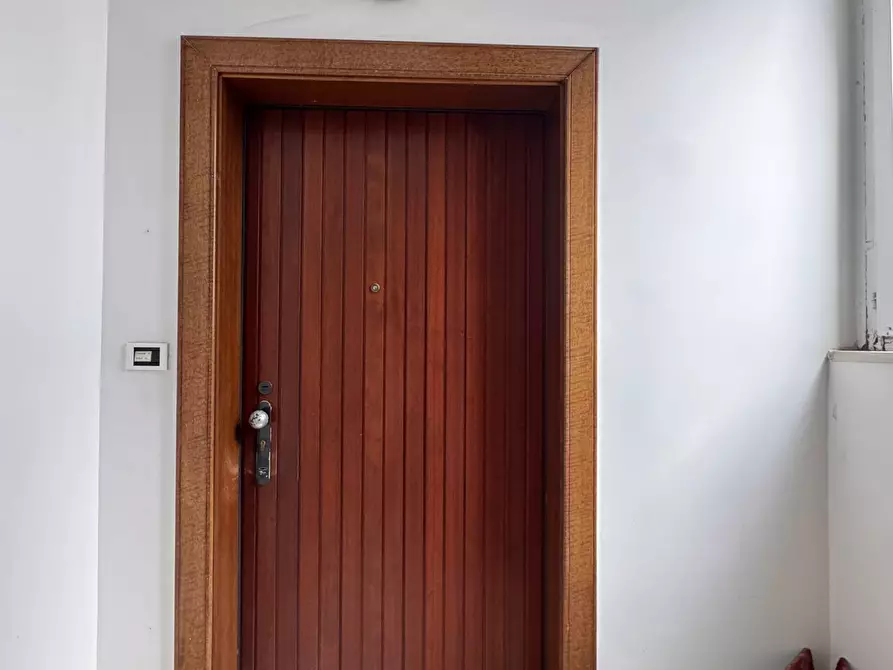 Immagine 5 di Appartamento in vendita  in Via F. Monsignor Tamborrino a Ostuni