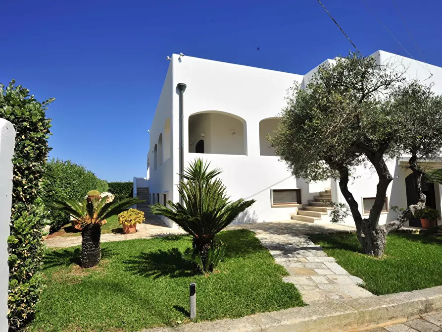 Immagine 7 di Villa in vendita  a Carovigno