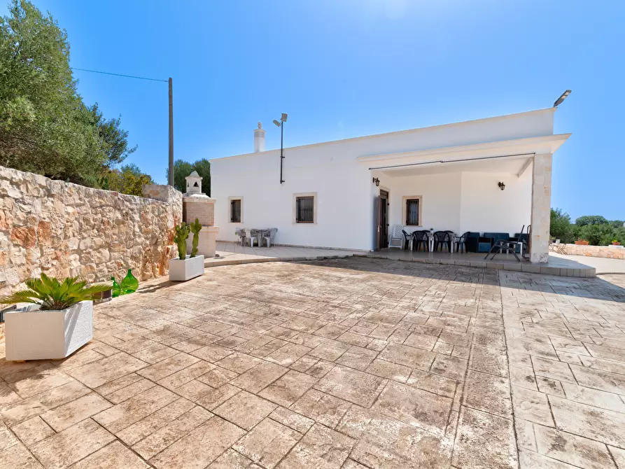 Immagine 17 di Villa in vendita  in Via Provinciale Martina Franca a Ostuni