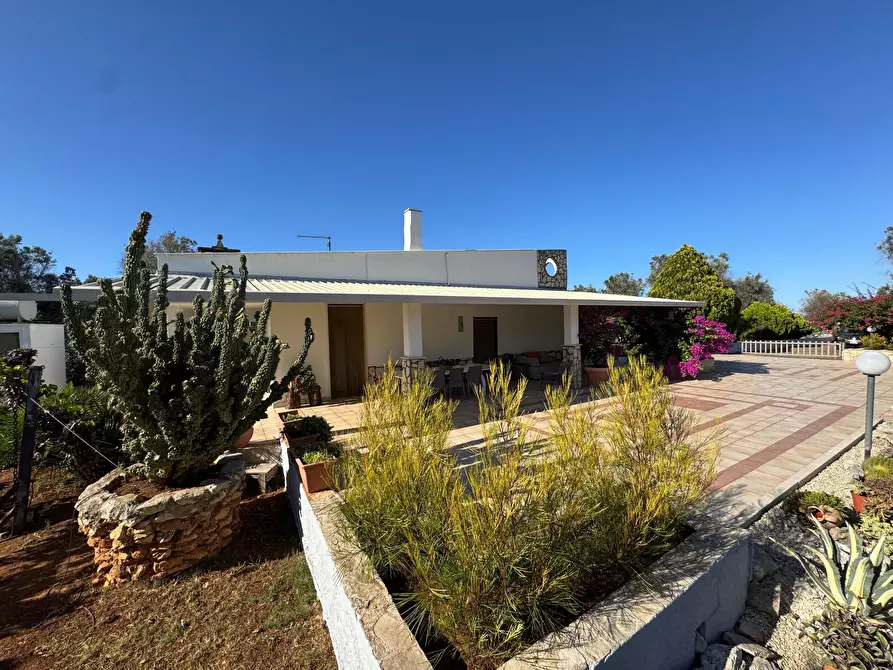 Immagine 26 di Villa in vendita  in Strada Provinciale 29 a Ceglie Messapico