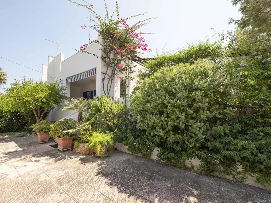 Immagine 2 di Villa in vendita  in Via del Procaccia 19 a Ostuni