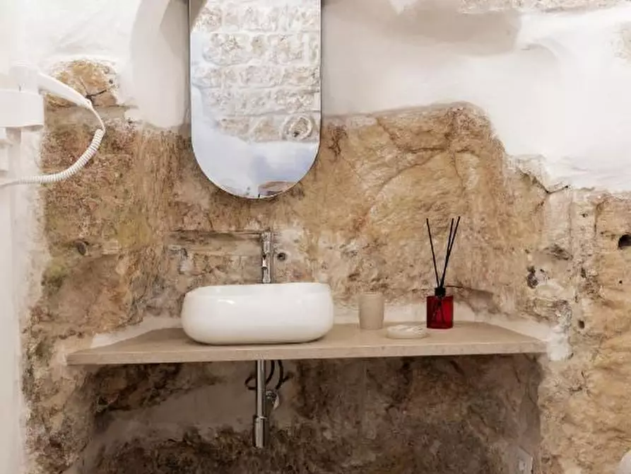 Immagine 29 di Casa indipendente in vendita  in Vico Pergola 14 a Ostuni