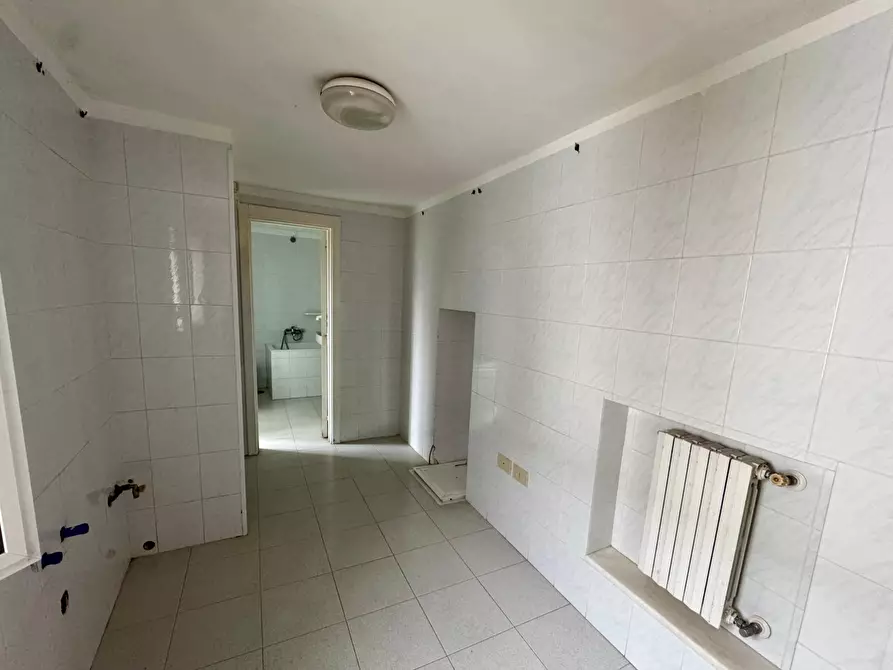 Immagine 34 di Appartamento in vendita  in Via Padre Serafino Tamborrino a Ostuni