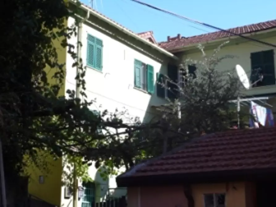 Immagine 2 di Porzione di casa in vendita  a Varazze