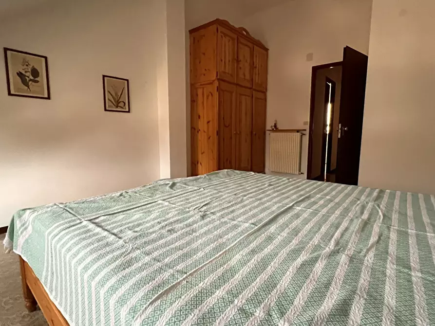 Immagine 15 di Trilocale in vendita  a Urbe