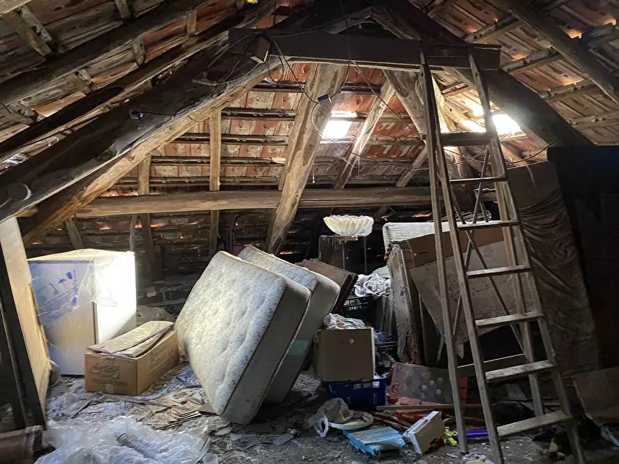 Immagine 24 di Quadrilocale in vendita  a Tiglieto