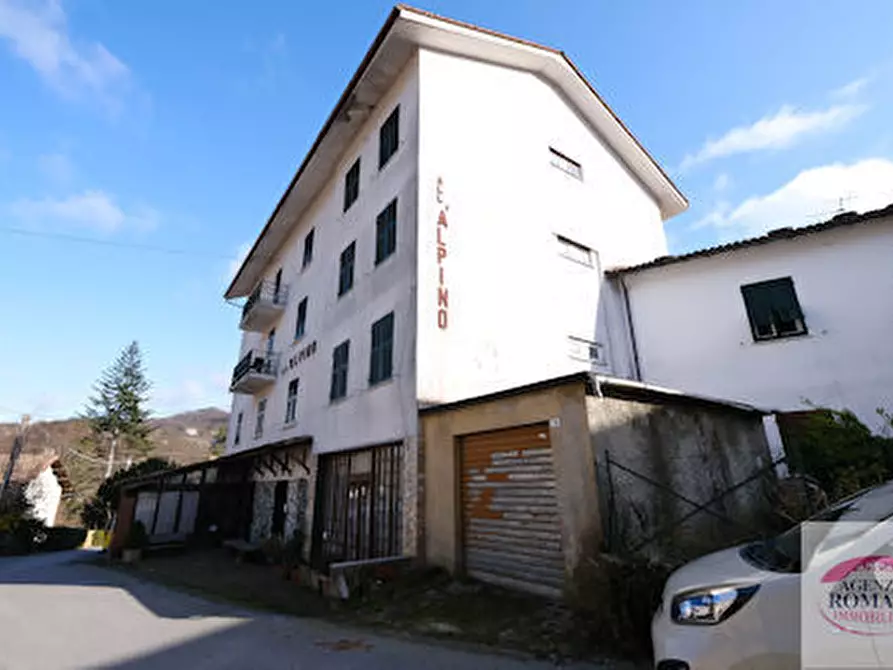 Immagine 3 di Palazzo in vendita  in Via Stefano Ramorino 14 a Urbe