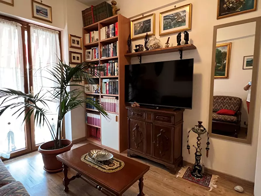 Immagine 21 di Pentalocale in vendita  a Urbe