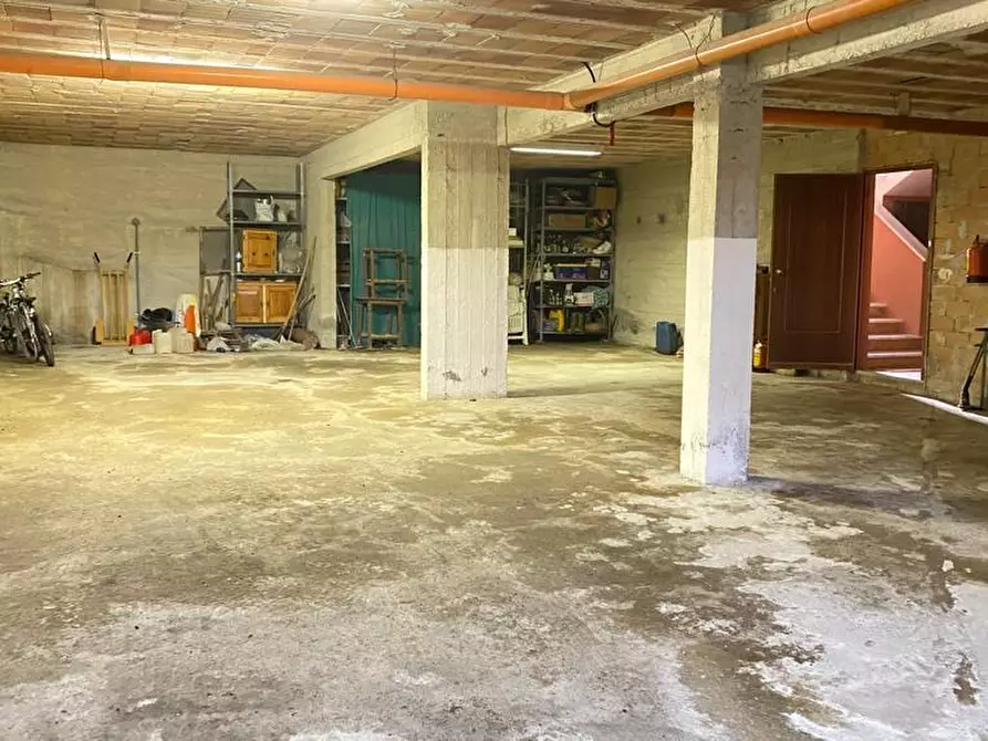 Immagine 11 di Bilocale in vendita  a Urbe