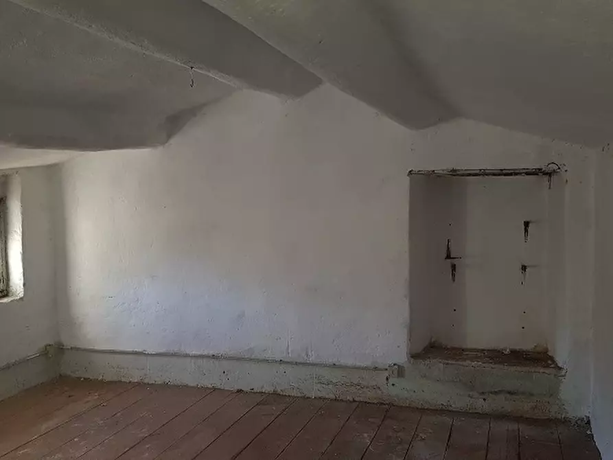 Immagine 5 di Rustico / casale in vendita  a Varazze