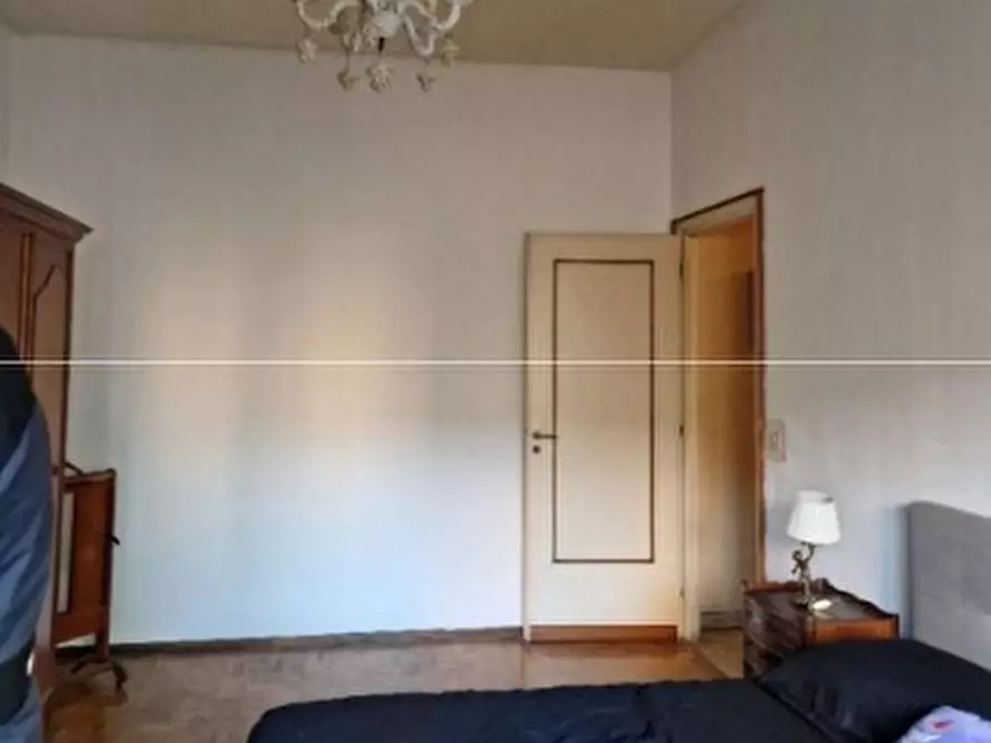 Immagine 9 di Pentalocale in vendita  in Via Canevari 29 a Genova