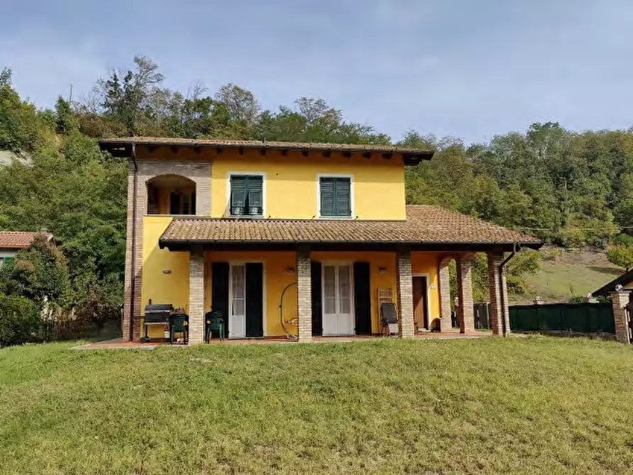 Immagine 1 di Villa in vendita  in Frazione Bettolino snc a Garbagna
