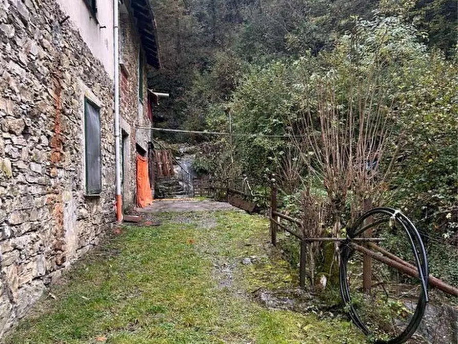 Immagine 7 di Pentalocale in vendita  in Frazione Fascia di Carlo 19 a Torriglia