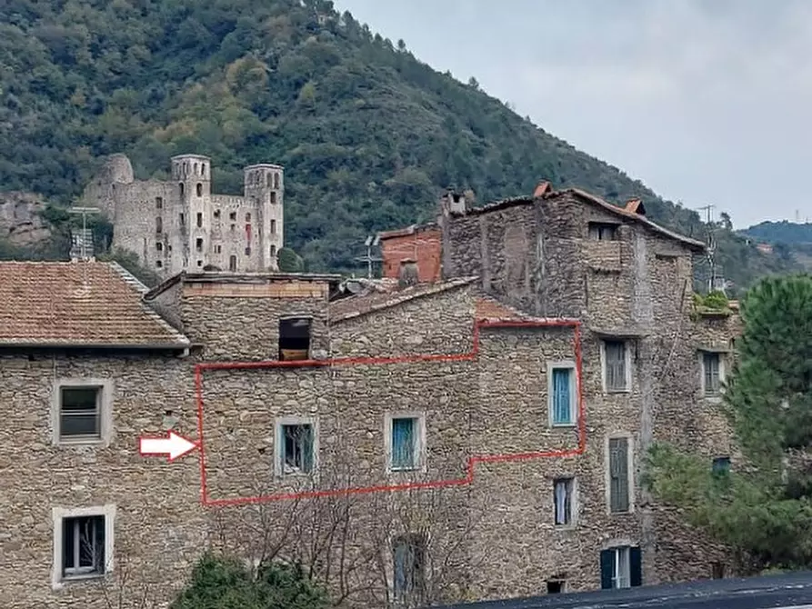 Immagine 1 di Pentalocale in vendita  in Via San Michele 11 a Dolceacqua