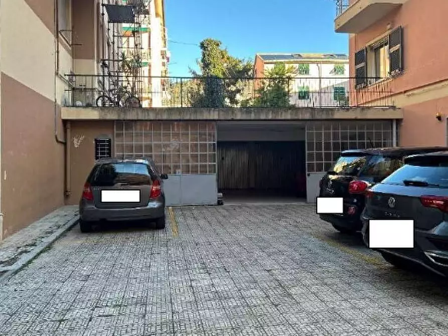 Immagine 3 di Garage in vendita  in Via Nicola Fabrizi 88 a Genova
