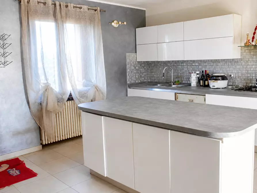 Immagine 2 di Villa in vendita  in Via Basaluzzo 18 a Fresonara