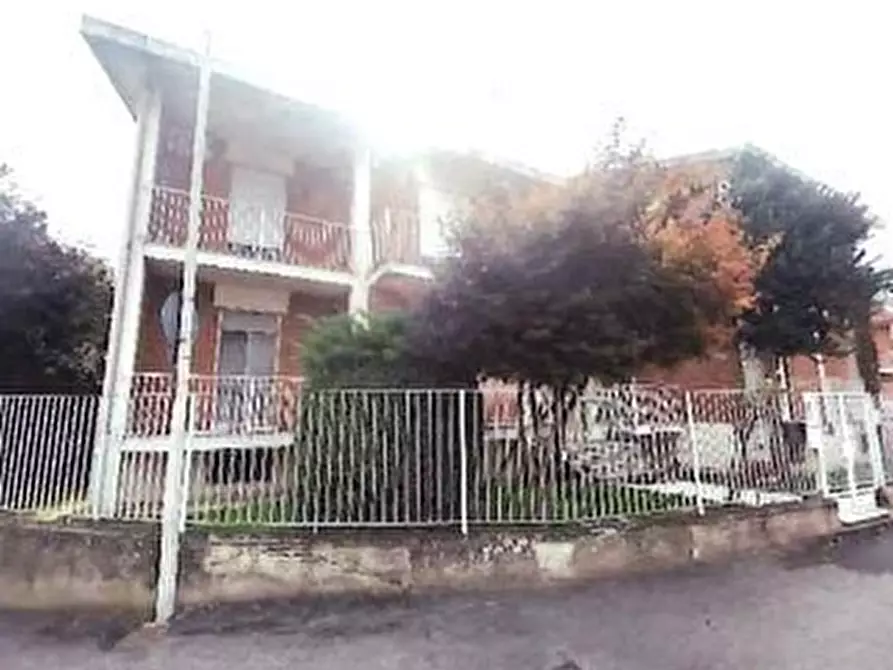 Immagine 1 di Pentalocale in vendita  in Vicolo Finlandia 7 a Vercelli