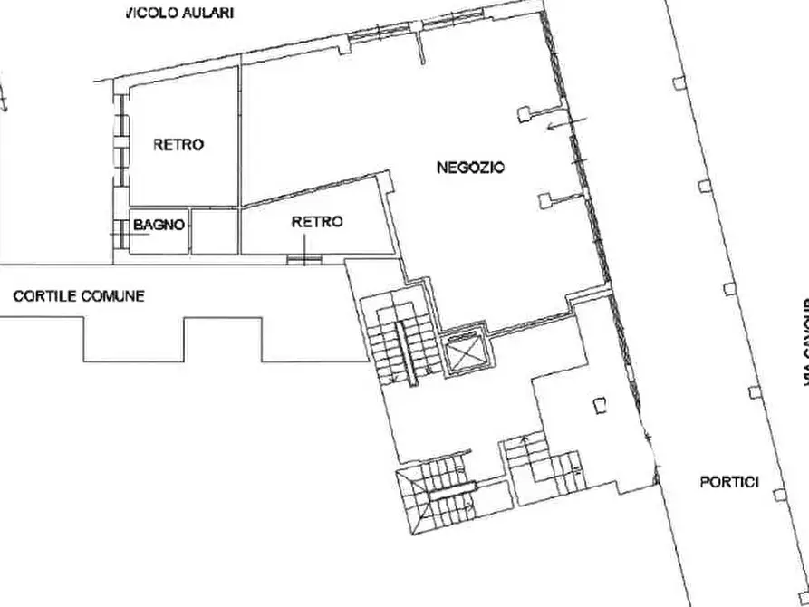 Immagine 2 di Locale commerciale in vendita  in Via Camillo Cavour 19 a Alessandria