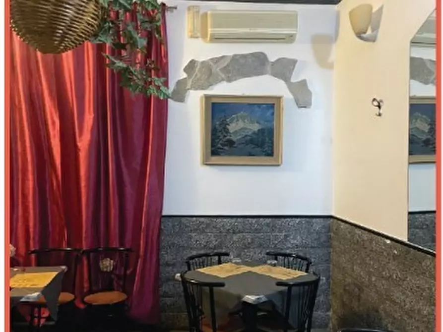 Immagine 4 di Locale commerciale in vendita  in Vico Dietro il Coro della Maddalena 3 a Genova