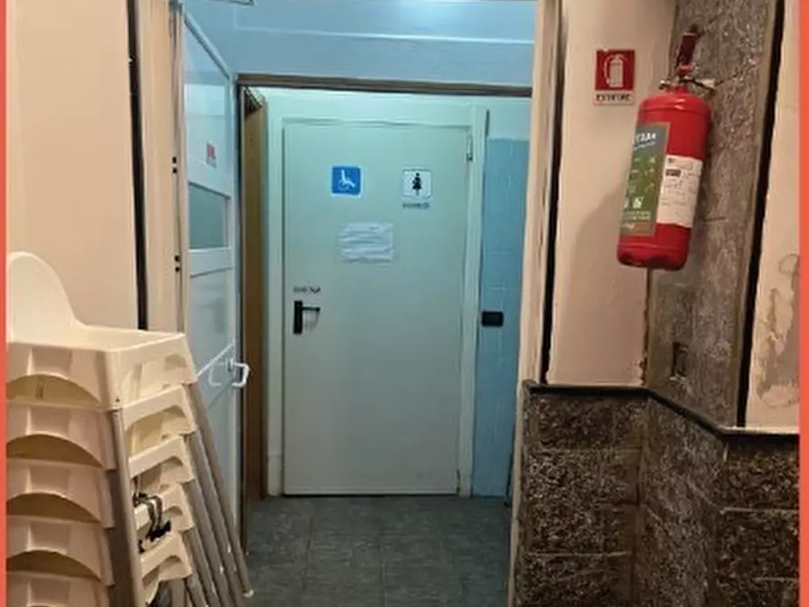 Immagine 7 di Locale commerciale in vendita  in Vico Dietro il Coro della Maddalena 3 a Genova