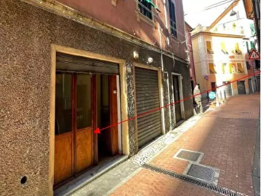 Immagine 1 di Garage in vendita  in Via Beata Chiara 10 a Genova