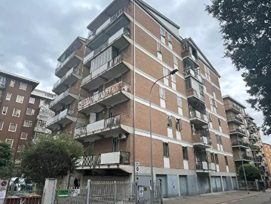 Immagine 1 di Pentalocale in vendita  in Viale Vittorio Alfieri 12 a Mantova