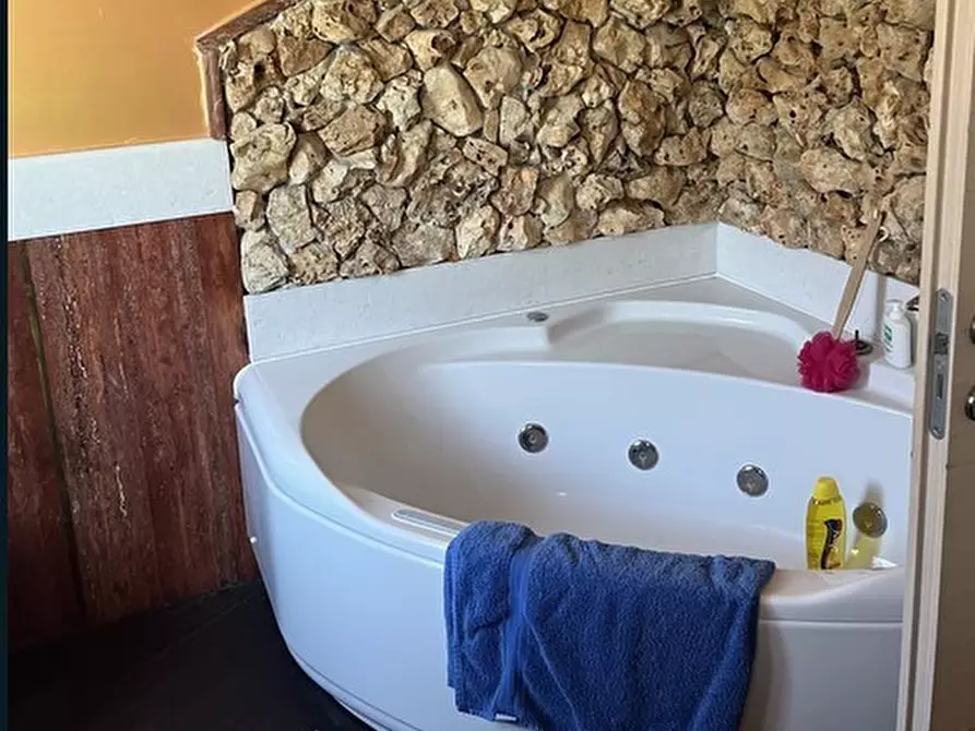 Immagine 8 di Villa in vendita  in Via Valleregia 29 a Serra Riccò