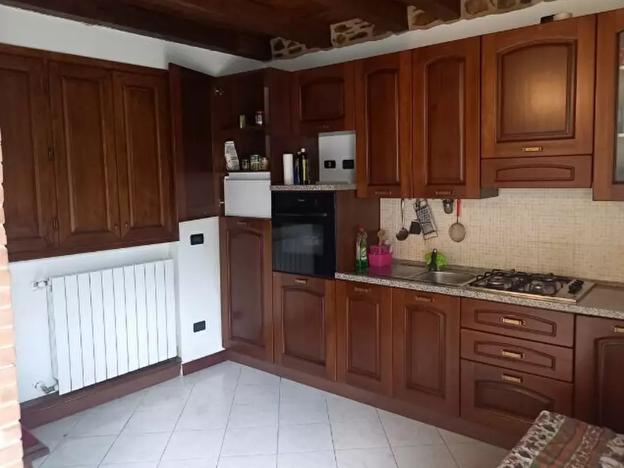 Immagine 3 di Porzione di casa in vendita  in Via Piazza Nuova snc a Casanova Lerrone