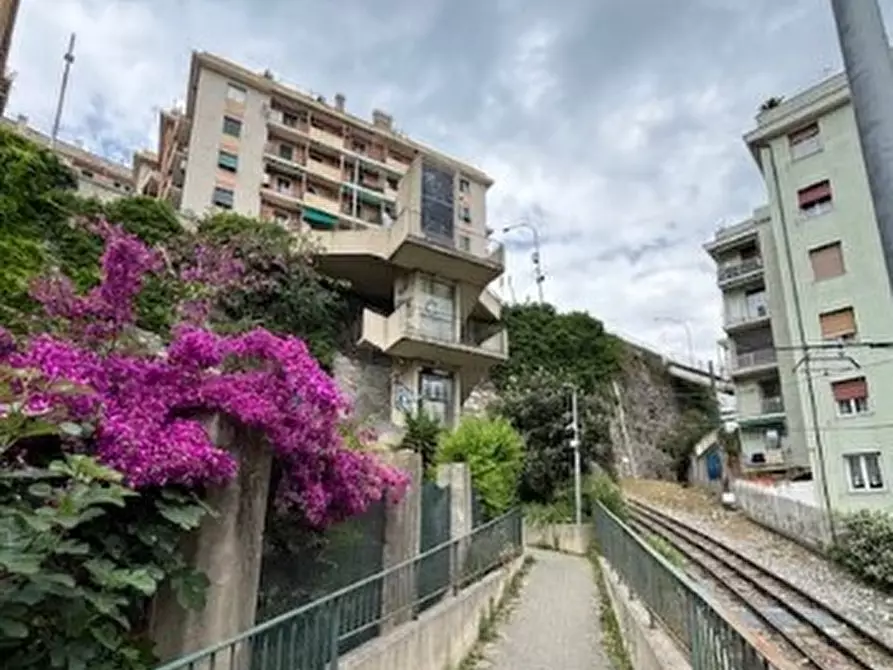 Immagine 1 di Quadrilocale in vendita  in Via Adamo Centurione 9D a Genova