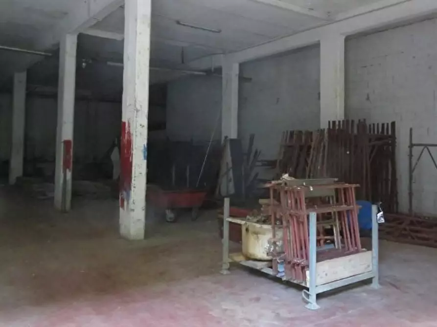 Immagine 4 di Attività artigianale in vendita  in Via Piano 81 a Isola Del Cantone