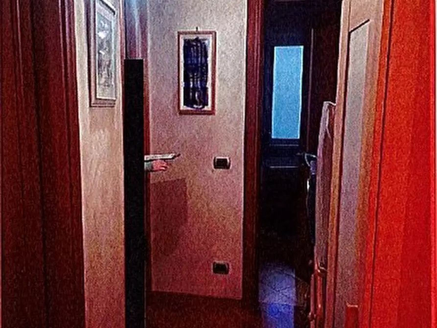 Immagine 3 di Pentalocale in vendita  in Via Aurelio Robino 152 a Genova