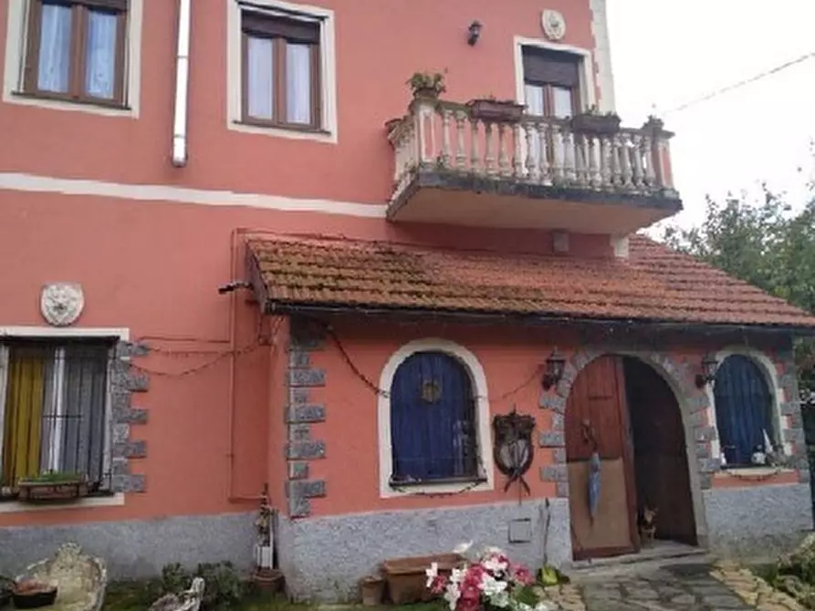 Immagine 1 di Pentalocale in vendita  in Via di Ternano 1008 a Valbrevenna