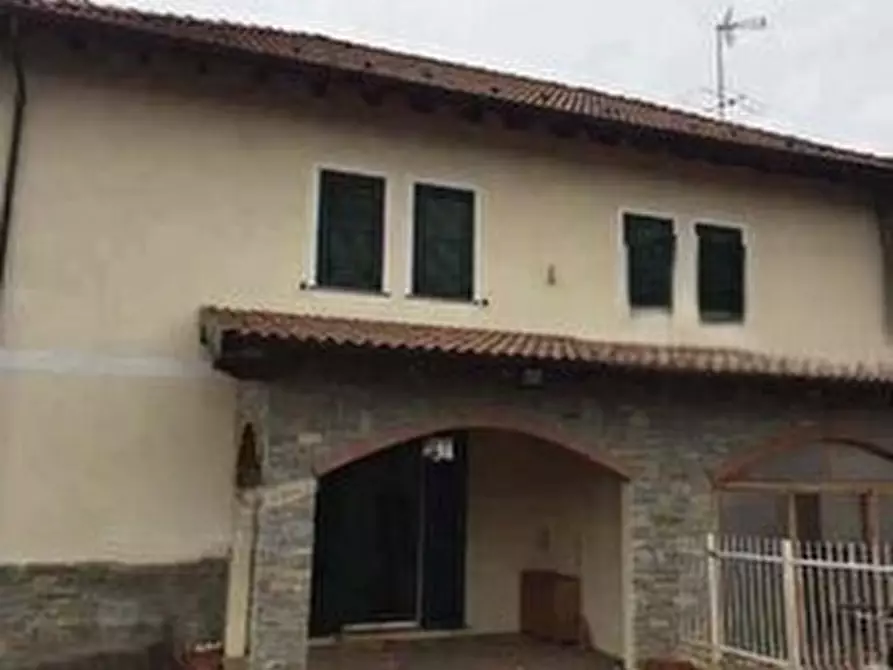 Immagine 3 di Pentalocale in vendita  in Via Caduti di Nassirya 13 a Capriata D'orba