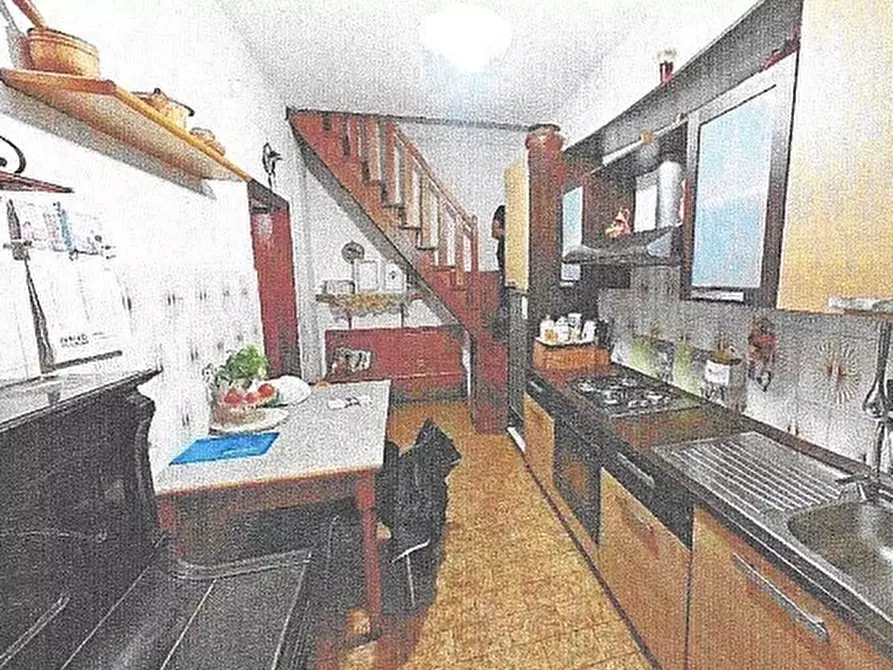 Immagine 5 di Pentalocale in vendita  in Via Don Giovanni Minzoni 77 a Imperia