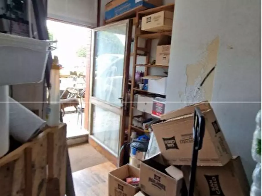 Immagine 3 di Locale commerciale in vendita  in Corso Valparaiso 62 a Chiavari