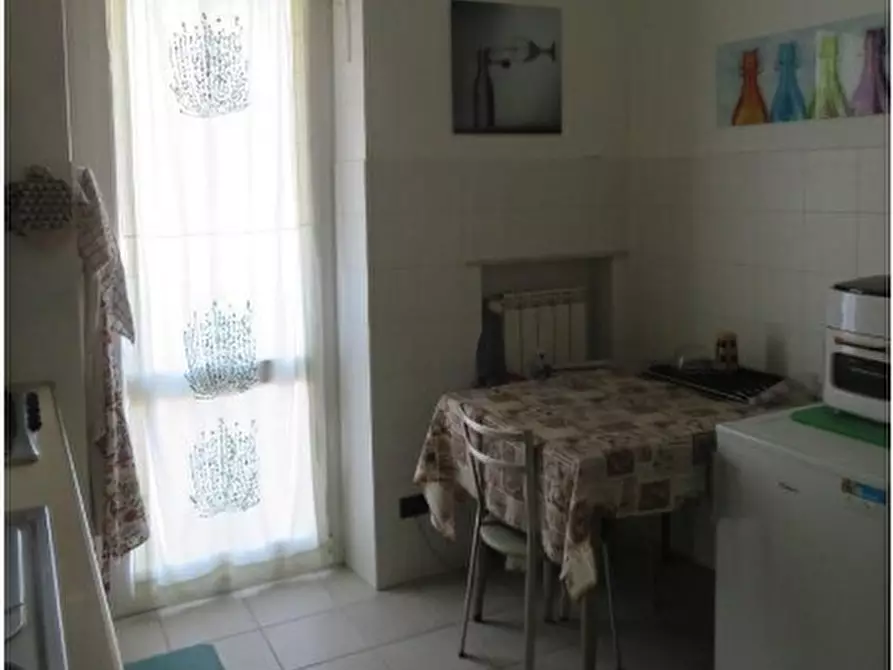 Immagine 5 di Pentalocale in vendita  in Via Antonio Sant'Elia 204/4 a Genova