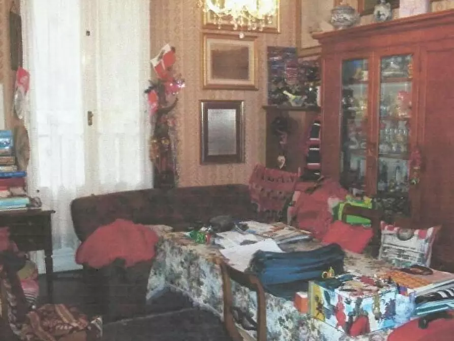 Immagine 4 di Pentalocale in vendita  in Via IV Novembre 5 a Savona