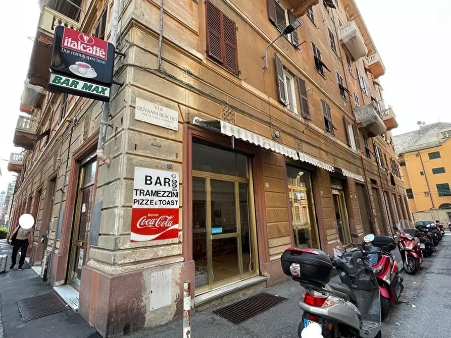 Immagine 1 di Bar / Ristorante in vendita  in Piazza Alfredo Oriani 3 a Genova