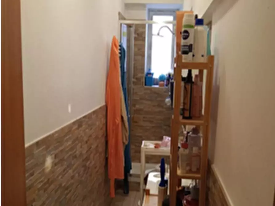 Immagine 8 di Pentalocale in vendita  in Via Federico Gattorno 1/2 a Genova