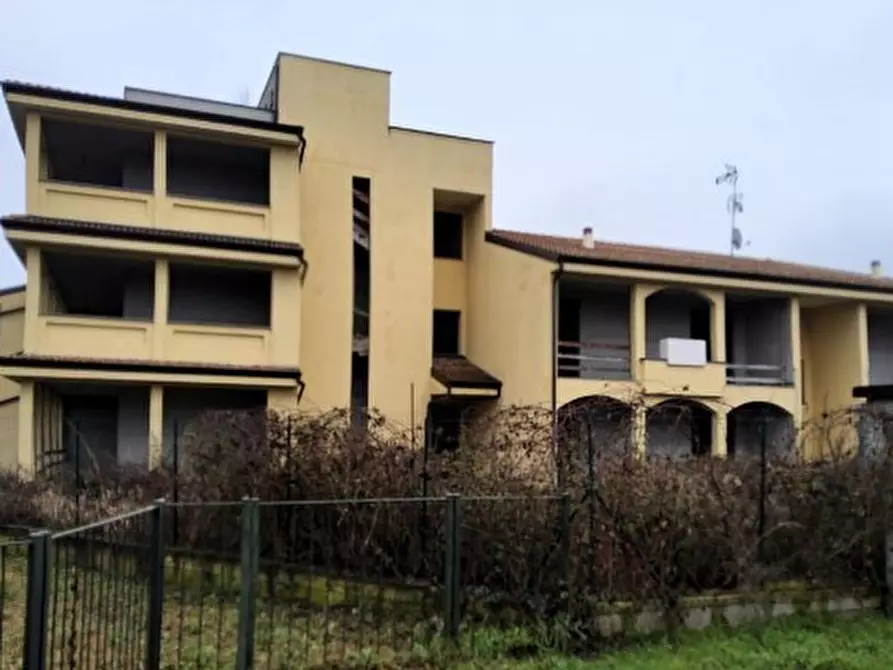 Immagine 1 di Casa indipendente in vendita  in Via Don Guanella 16 a Cerano