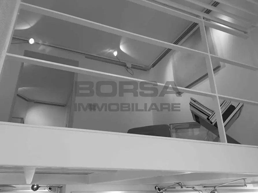 Immagine 11 di Attività commerciale in vendita  in Via Roma a Livorno