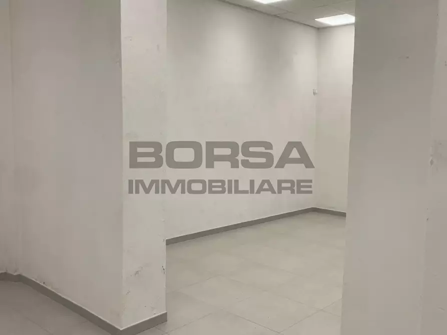 Immagine 10 di Capannone industriale in vendita  in Via Buontalenti 10 a Livorno