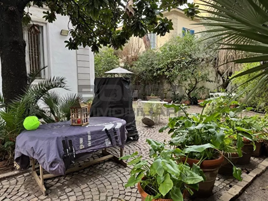 Immagine 20 di Casa bifamiliare in vendita  in Via Giovanni Marradi 118 a Livorno