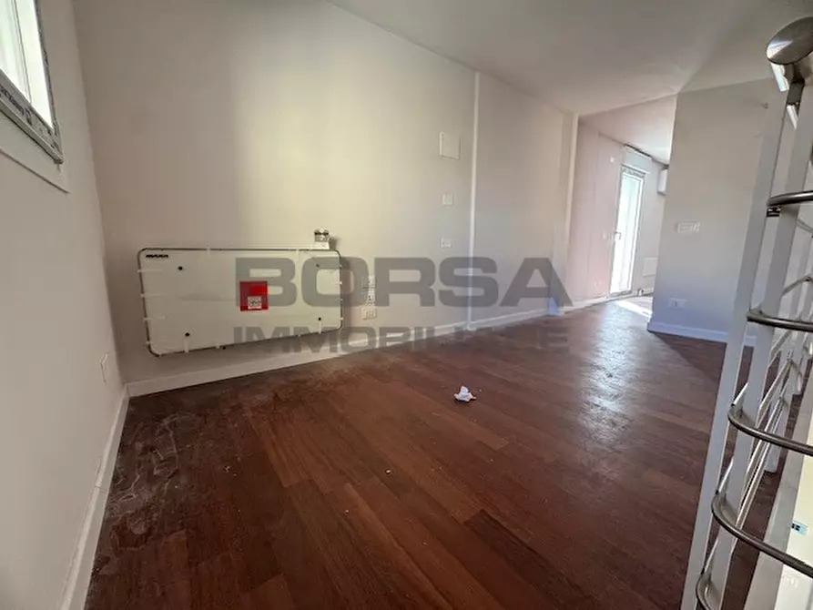 Immagine 14 di Appartamento in vendita  in Piazza Attias 21/C a Livorno